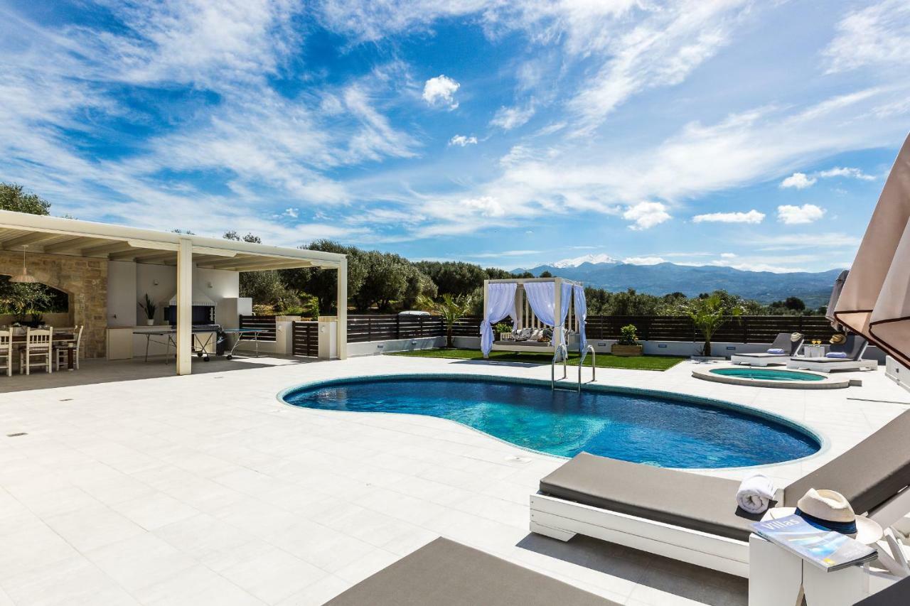 Caramel Villa, With 40M2 Pool & Spa Whirlpool, By Thinkvilla Pánormosz Kültér fotó